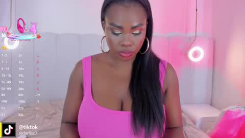 Snapshot of _huge_boobs_ebony chatting on 15, 9, 2025 Darlis  online show from 15, 9, 2025