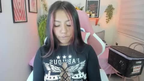 Snapshot of _ivanna11_ chatting on 20, 10, 2025 Ivanna online show from 20, 10, 2025