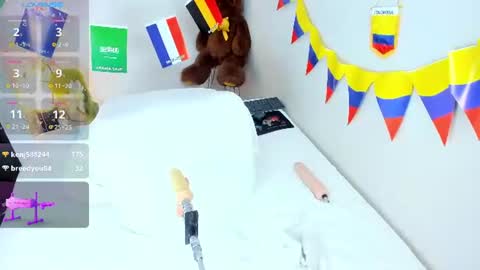_jasminnee_ online show from 11, 7, 2026
