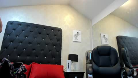_johnson_alana online show from 8, 7, 2026