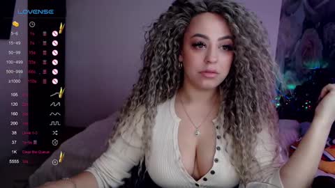 Snapshot of _just_a_queen_3 chatting on 2, 1, 2025 _just_a_queen_3 online show from 2, 1, 2025