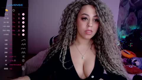 Snapshot of _just_a_queen_3 chatting on 2, 1, 2025 _just_a_queen_3 online show from 2, 1, 2025