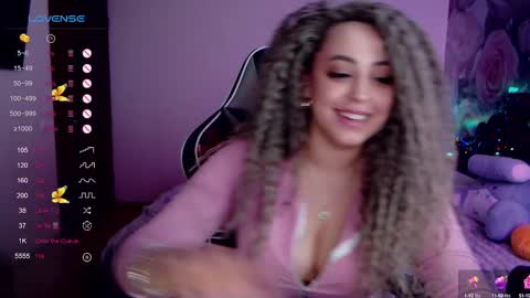 Snapshot of _just_a_queen_3 chatting on 13, 1, 2025 _just_a_queen_3 online show from 13, 1, 2025