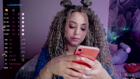 Snapshot of _just_a_queen_3 chatting on 18, 1, 2025 _just_a_queen_3 online show from 18, 1, 2025