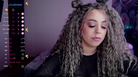 Snapshot of _just_a_queen_3 chatting on 22, 1, 2025 _just_a_queen_3 online show from 22, 1, 2025