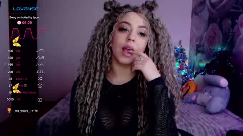 Snapshot of _just_a_queen_3 chatting on 22, 1, 2025 _just_a_queen_3 online show from 22, 1, 2025