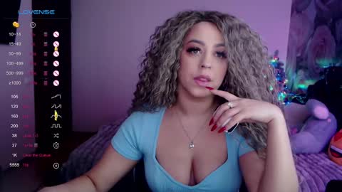 Snapshot of _just_a_queen_3 chatting on 2, 2, 2025 _just_a_queen_3 online show from 2, 2, 2025