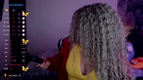 Snapshot of _just_a_queen_3 chatting on 8, 2, 2025 _just_a_queen_3 online show from 8, 2, 2025