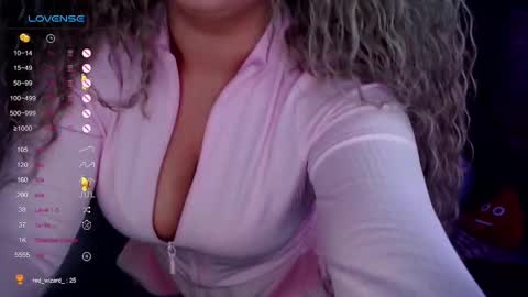 Snapshot of _just_a_queen_3 chatting on 12, 2, 2025 _just_a_queen_3 online show from 12, 2, 2025