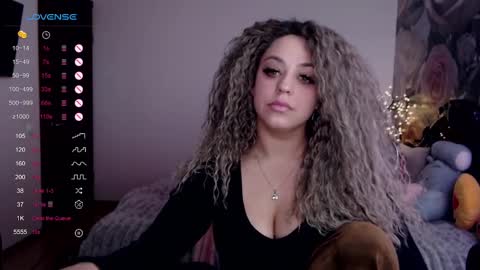 Snapshot of _just_a_queen_3 chatting on 12, 3, 2025 _just_a_queen_3 online show from 12, 3, 2025