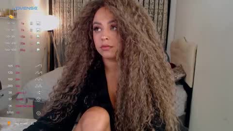 Snapshot of _just_a_queen_3 chatting on 15, 9, 2025 _just_a_queen_3 online show from 15, 9, 2025