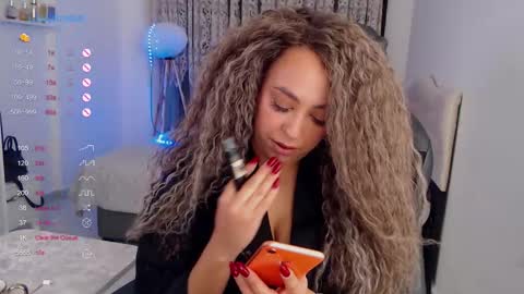 Snapshot of _just_a_queen_3 chatting on 12, 10, 2025 _just_a_queen_3 online show from 12, 10, 2025