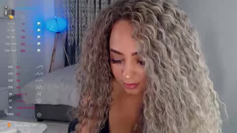 Snapshot of _just_a_queen_3 chatting on 21, 10, 2025 _just_a_queen_3 online show from 21, 10, 2025