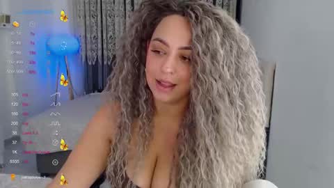 Snapshot of _just_a_queen_3 chatting on 6, 11, 2025 _just_a_queen_3 online show from 6, 11, 2025