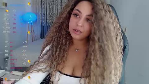 Snapshot of _just_a_queen_3 chatting on 15, 11, 2025 _just_a_queen_3 online show from 15, 11, 2025