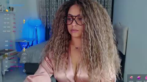 Snapshot of _just_a_queen_3 chatting on 21, 12, 2025 _just_a_queen_3 online show from 21, 12, 2025