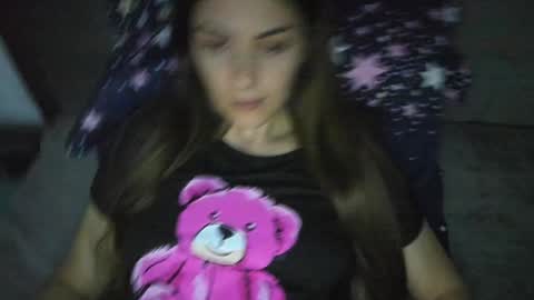 _just_a_simple_girl online show from 4, 12, 2024