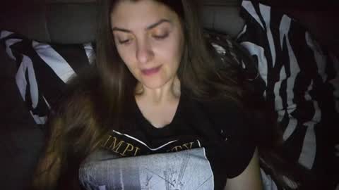 _just_a_simple_girl online show from 9, 12, 2024