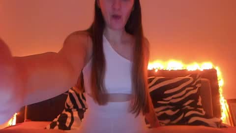 _just_a_simple_girl online show from 18, 12, 2024