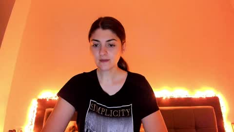 _just_a_simple_girl online show from 3, 1, 2025