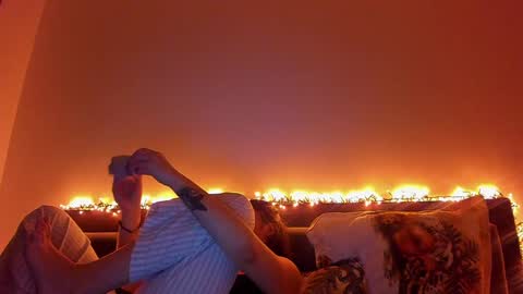 _just_a_simple_girl online show from 5, 1, 2025