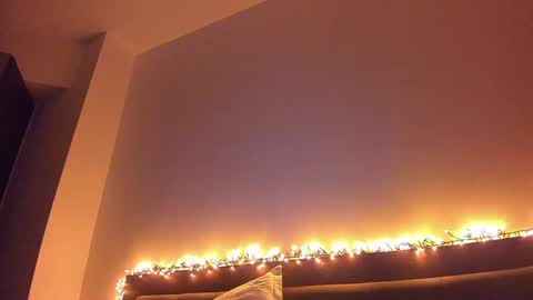 _just_a_simple_girl online show from 10, 1, 2025