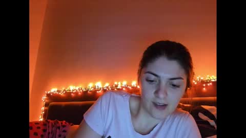 _just_a_simple_girl online show from 5, 2, 2025