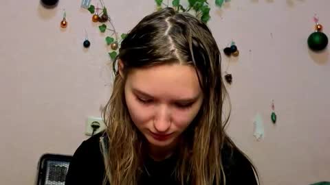 _kikiclark_ online show from 6, 2, 2026