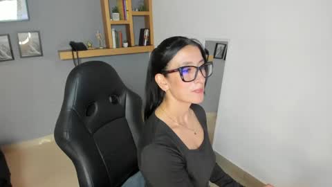 Kiraaaa 0 online show from 29, 4, 2026