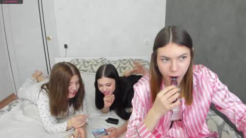 Snapshot of _kirieshka chatting on 16, 2, 2025 Molly Emily online show from 16, 2, 2025
