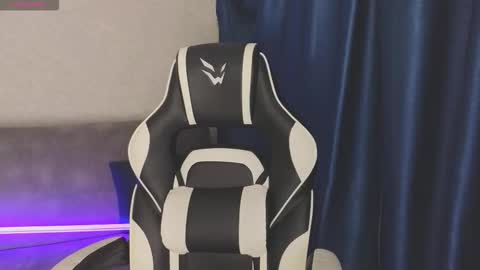 Snapshot of _kirieshka chatting on 14, 9, 2025 Molly Emily online show from 14, 9, 2025