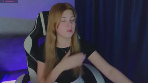 Snapshot of _kirieshka chatting on 5, 10, 2025 Molly Emily online show from 5, 10, 2025