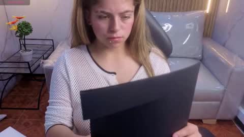 Snapshot of _kitten_1 chatting on 13, 2, 2026 _kitten_1 online show from 13, 2, 2026