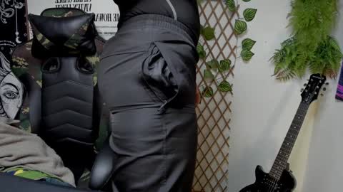 Layne online show from 27, 1, 2025