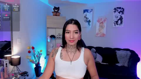  Laura  Independent Model  online show from 27, 1, 2025