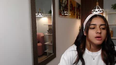 Snapshot of _lucy_grey chatting on 2, 7, 2026 Lucy online show from 2, 7, 2026