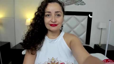 Snapshot of _luna__sweet_ chatting on 28, 2, 2025  luna  sweet  online show from 28, 2, 2025