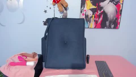 Snapshot of _luna__sweet_ chatting on 16, 9, 2025  luna  sweet  online show from 16, 9, 2025