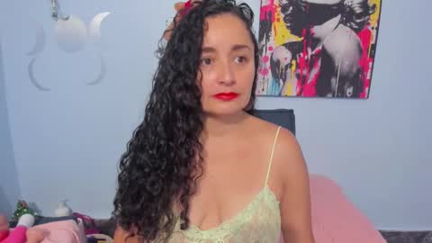 Snapshot of _luna__sweet_ chatting on 27, 9, 2025  luna  sweet  online show from 27, 9, 2025