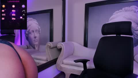  Luna  online show from 23, 1, 2025