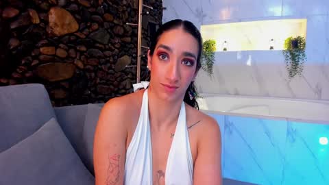  Luna  online show from 4, 2, 2025