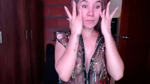 Snapshot of _lunablondie_ chatting on 12, 2, 2025 _lunablondie_ online show from 12, 2, 2025