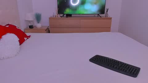 Lynna online show from 27, 1, 2025