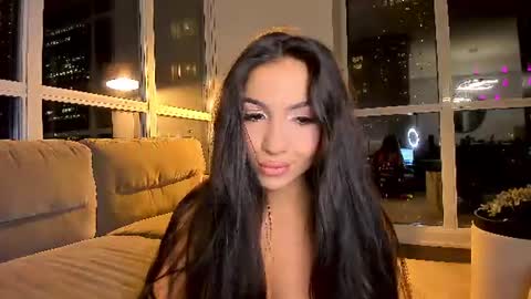 Lynna online show from 28, 7, 2026