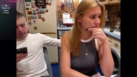 Snapshot of _magic_kis chatting on 24, 11, 2025 _magic_kis online show from 24, 11, 2025