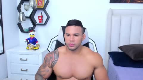 Snapshot of _matthew_santos_ chatting on 29, 1, 2025 _matthew_santos_ online show from 29, 1, 2025