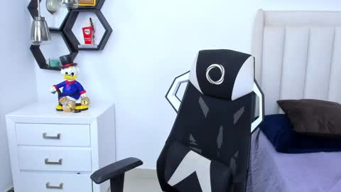 Snapshot of _matthew_santos_ chatting on 3, 2, 2025 _matthew_santos_ online show from 3, 2, 2025