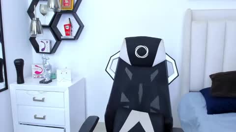 _matthew_santos_ online show from 24, 2, 2025