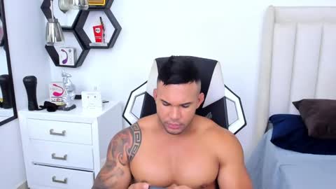 _matthew_santos_ online show from 28, 2, 2025