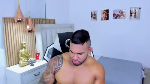 _matthew_santos_ online show from 29, 4, 2026